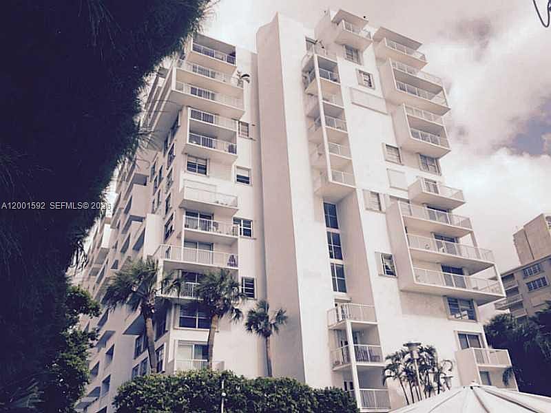 1st image of 150 SE 25th Rd APT 8L