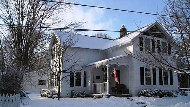 1st image of 211 Sunrise St