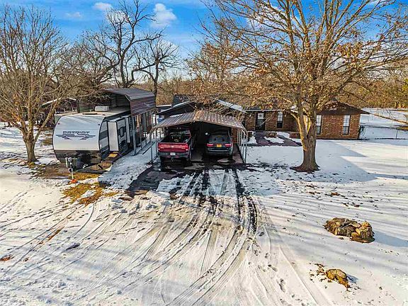 3rd image of 406 Shady Lane Dr