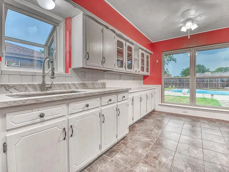 1619 Marquette Dr — Photo 7