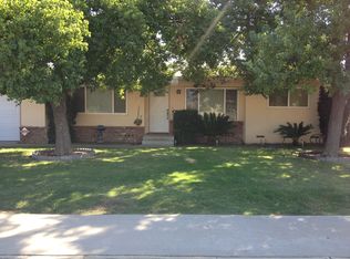596 N McKinley Ave, Dinuba, CA