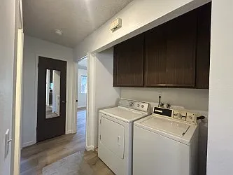 570 Peach St #11 — Photo 5