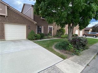 7606 Paragon Commons Cir, Dayton, OH 45459