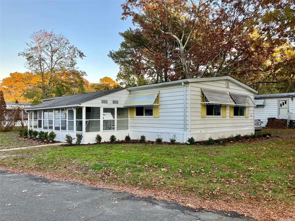 525-128 Riverleigh Avenue #128, Riverhead, NY 11901