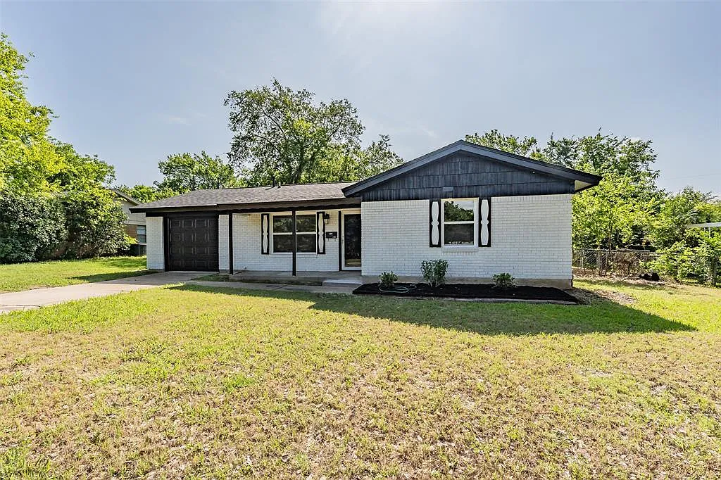 3 bed, 2.0 bath, 1410 sqft, $2,200 — Photo 3
