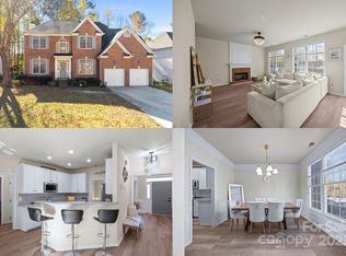 7708 Harrington Woods Rd, Charlotte, NC 28269