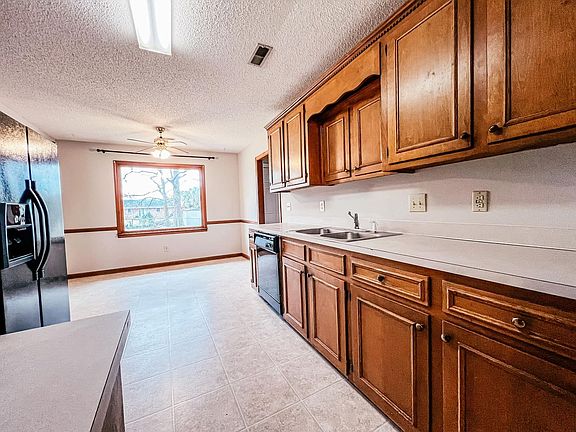 5th image of 4640 Dawn Cir
