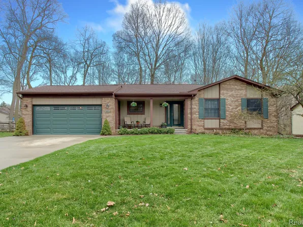 40184 Ladene Ln, Novi, MI 48375