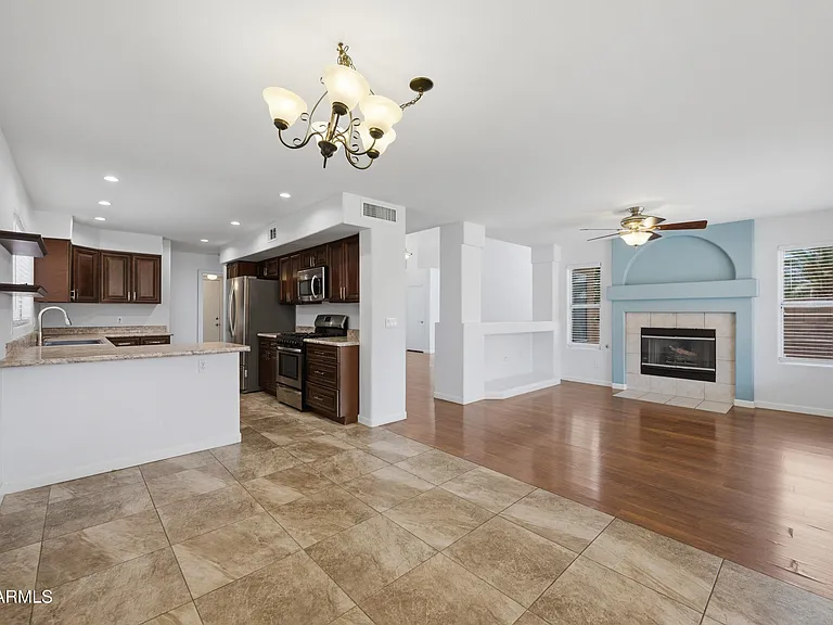 3906 E Kimberly Way — Photo 11