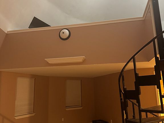 4th image of 8108 Hancock Dr