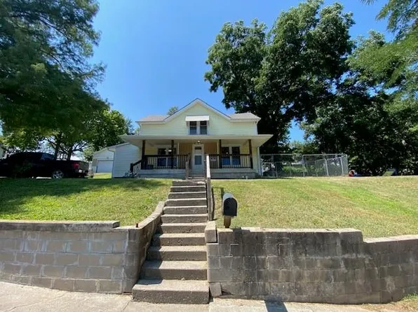 1509 S 7th St, Atchison, KS 66002