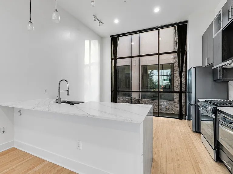 3200 Thomas Ave — Photo 39