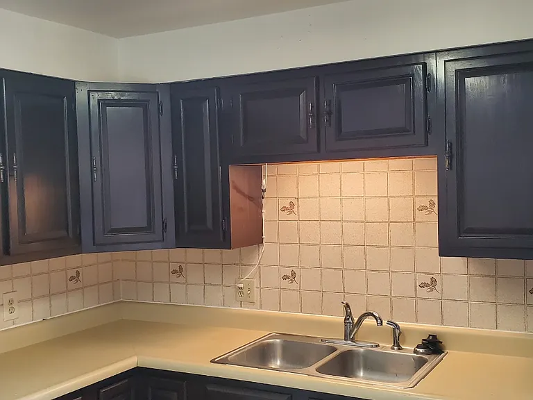 1277 S Hooker St — Photo 3