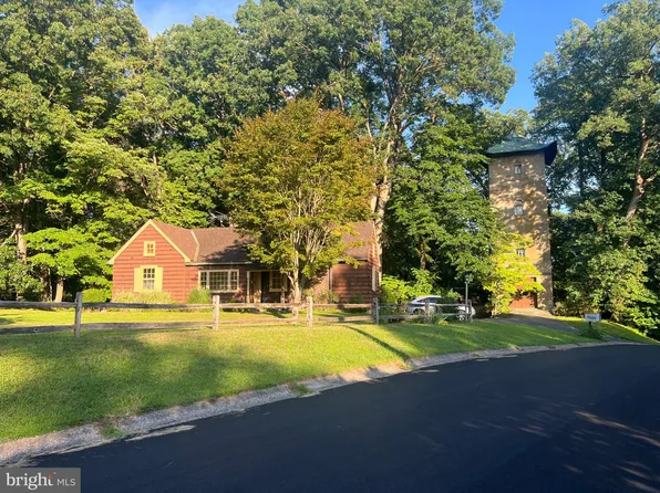 51 Elfman Dr, Doylestown, PA 18901