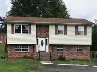 8104 Brickyard Rd, Powell, TN 37849