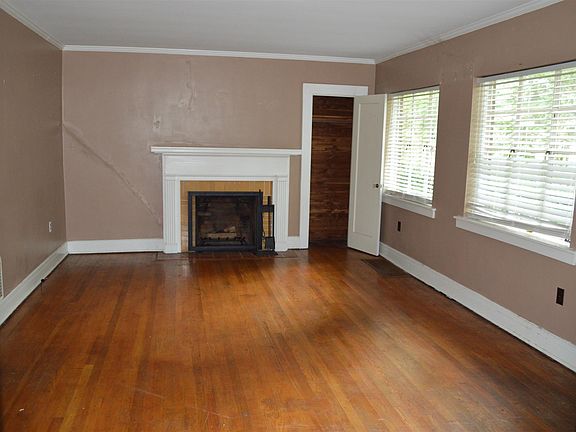 5th image of 4015 Trotwood Ave