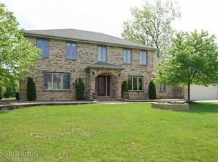 4N375 Central Ave, Addison, IL 60101