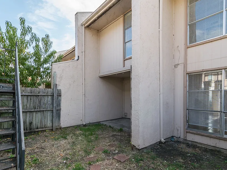 439 Valley Park Dr — Photo 19