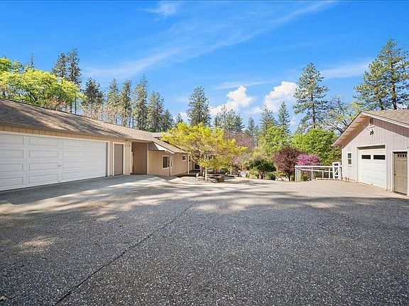 4th image of 27769 Table Meadow Rd