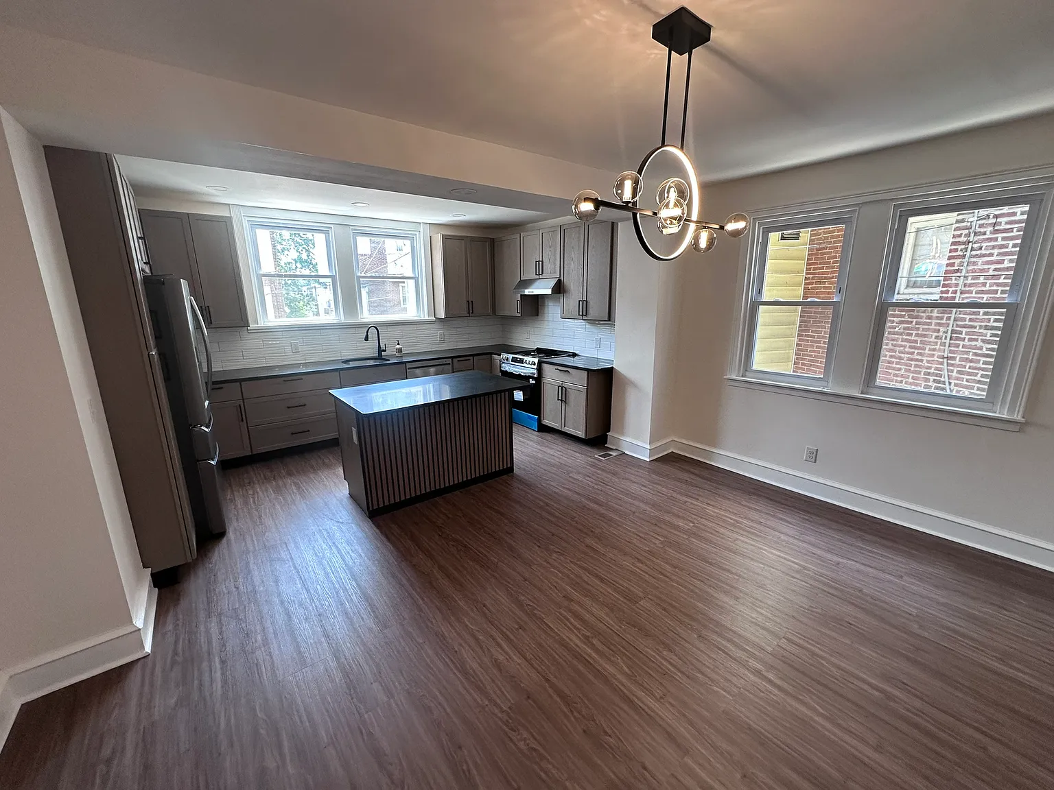 3 bed, 1.5 bath, 1262 sqft, $2,275 — Photo 4