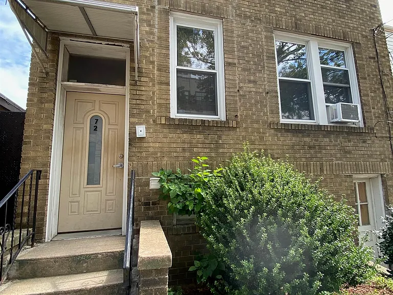 72 Jefferson Ave #2R — Photo 11