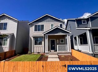 1197 Parkside Ave, Woodburn, OR 97071