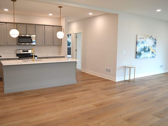 4th image of 249 NW 3rd Ave