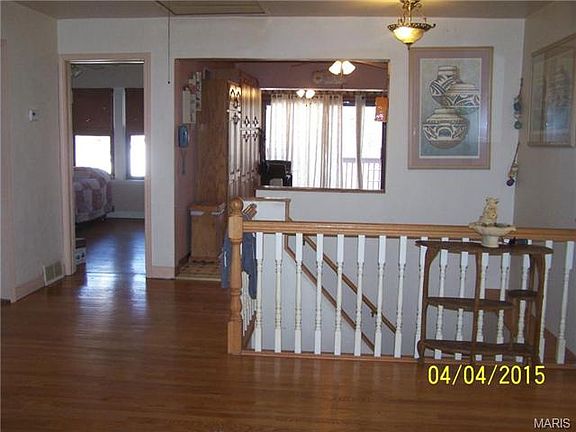 3rd image of 601 Landor Ct