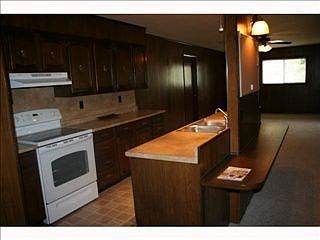 4th image of 302 Moiselle St