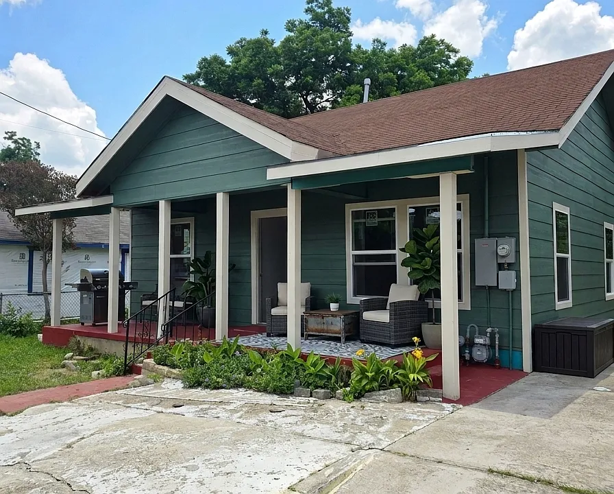 122 Glass Ave
