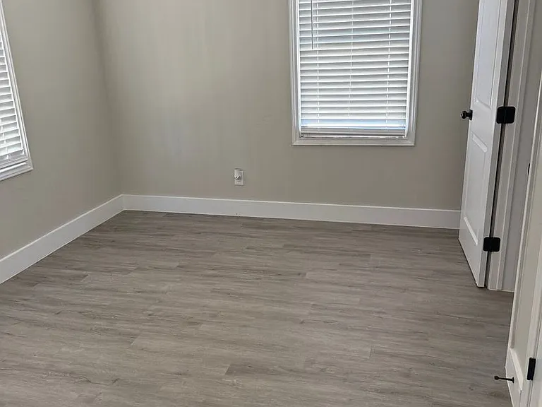 Carson Street Apts — Photo 9
