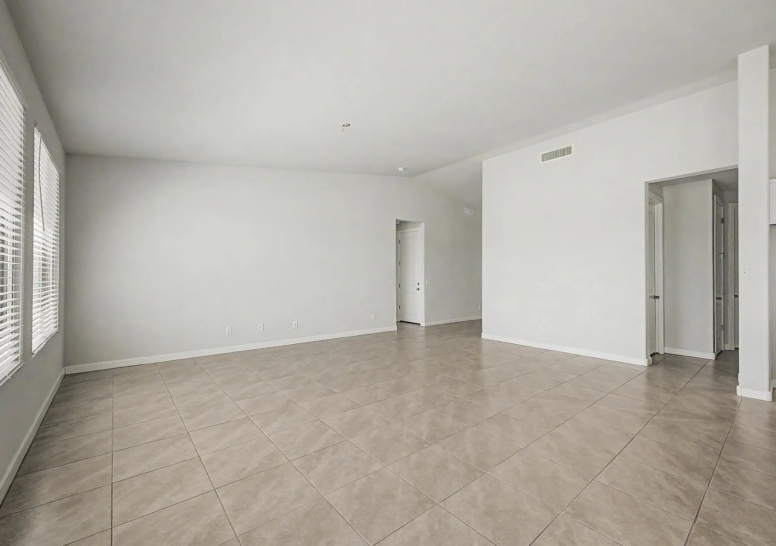 3 bed, 2.0 bath, 1658 sqft, $2,399 — Photo 3