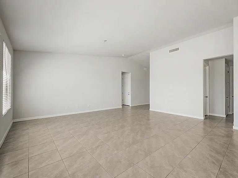 13316 S 190th Ave — Photo 3