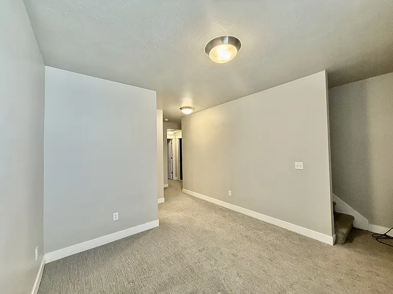 6871 S 190 E — Photo 22