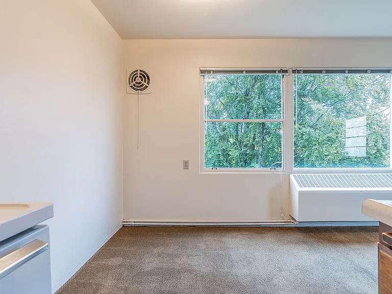 The Queensborough Apartments — Photo 61