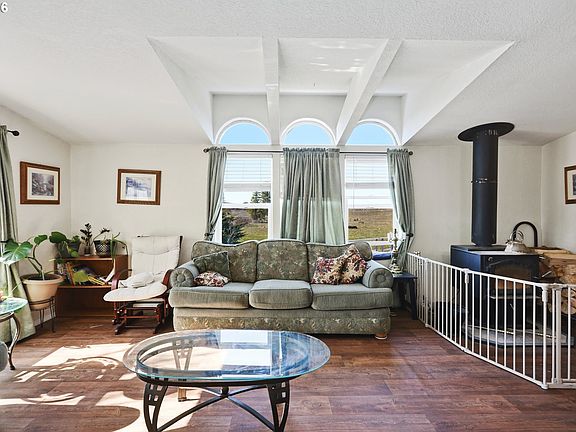 5th image of 136 Wing Rd