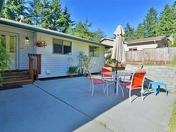 3rd image of 6223 172nd St SW