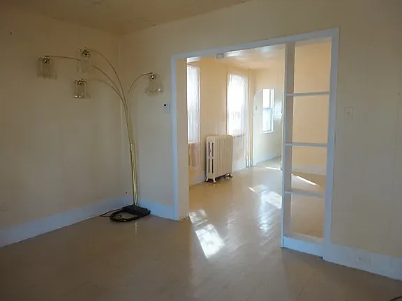 123 N Meade St — Photo 2