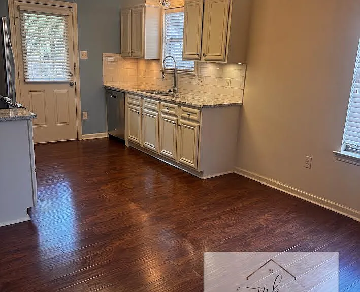 1855 Arden Ln — Photo 8
