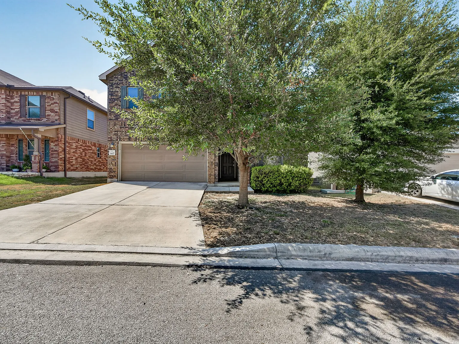 3 bed, 2.5 bath, 2410 sqft, $1,795 — Photo 2