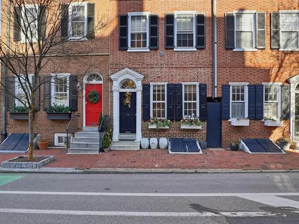 131 Pine St, Philadelphia, PA 19106