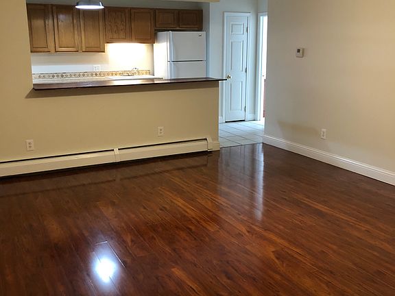 3rd image of 94 Cowesett Ave APT 2