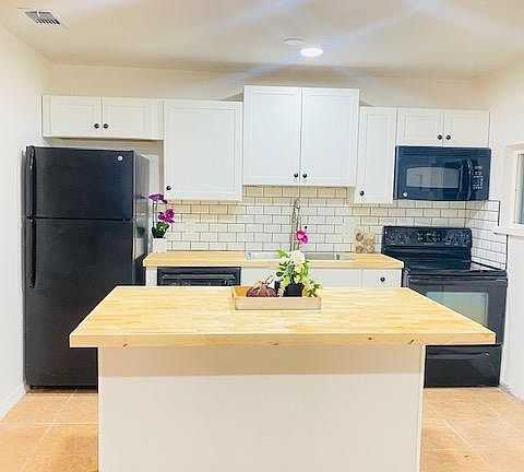 4th image of 3011 6th Ave S