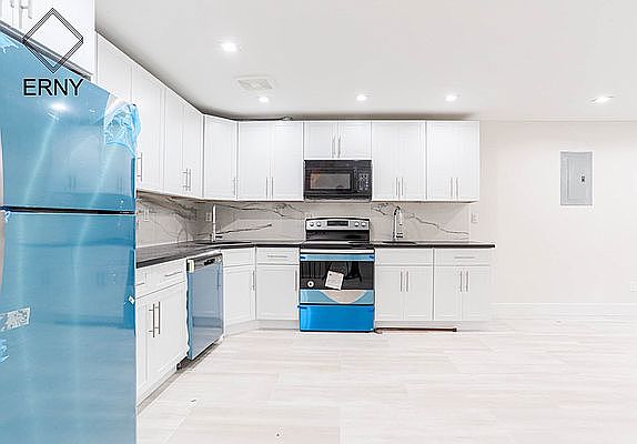 4th image of 243A Vernon Ave #1B