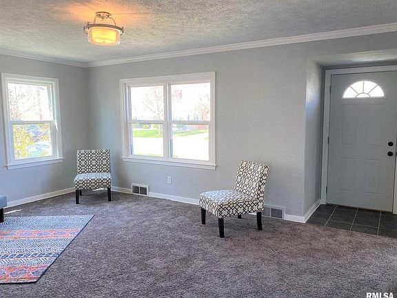 5th image of 1122 E Fairoaks Ave