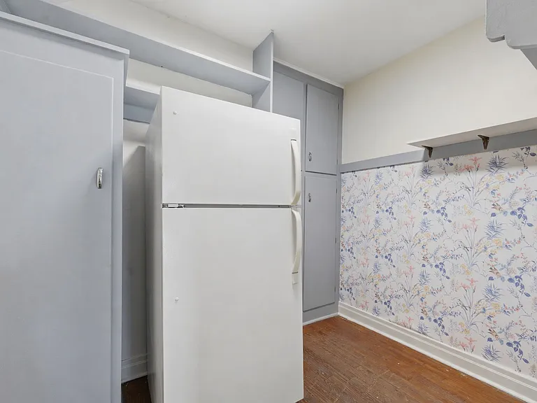 235 1/2 Greenwood St #CH — Photo 11