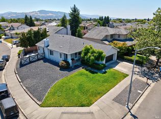 2622 Arrowhead Drive, Santa Rosa, CA 95407