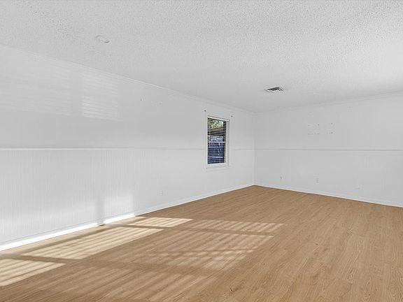 3rd image of 13521 Flagstone Ln