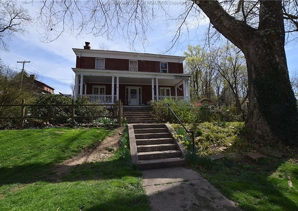 1st image of 916 Edgewood Dr
