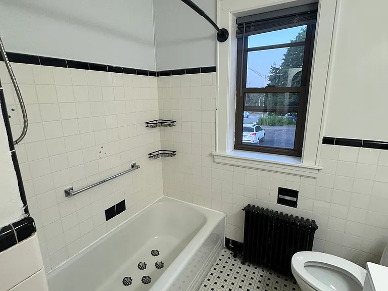 35 Rapallo Ave #3E — Photo 29